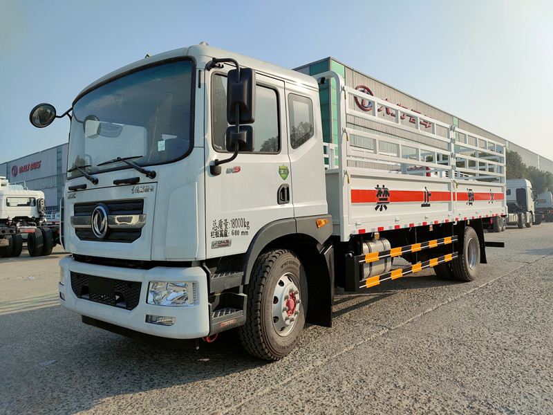 國六東風(fēng)D9 6.2米氣瓶運輸車